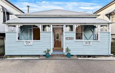 Property with a porch in Australia for sale.
