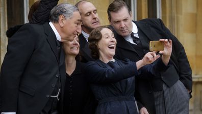 1109_celeb_downtonbts_2