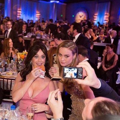 Brie Larson couldn't resist burger-selfie time with Katy Perry
