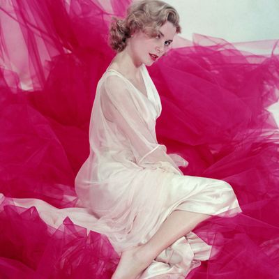 Grace Kelly in a 1953 portrait