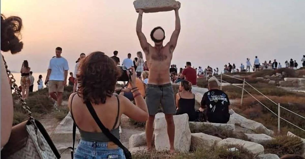 Tourist slammed after desecrating Ancient Greek temple