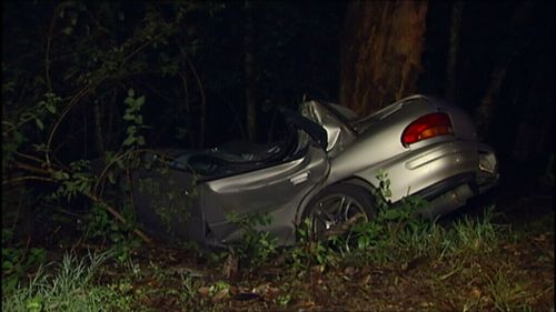 Man dies after car hits tree at Mount Nebo, north-west of Brisbane