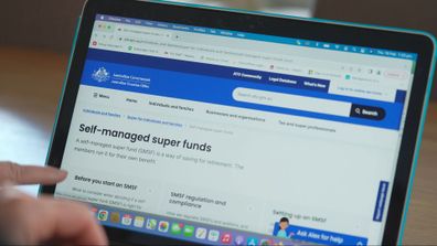 Geçen yıl, 12.000 kişinin emeklilik fonları donduruldu. (A Current Affair)