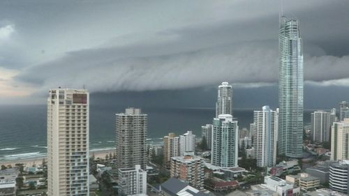South East Queensland is expecting a soaking, while hazardous surf conditions continue to lash ﻿the NSW coastline. 