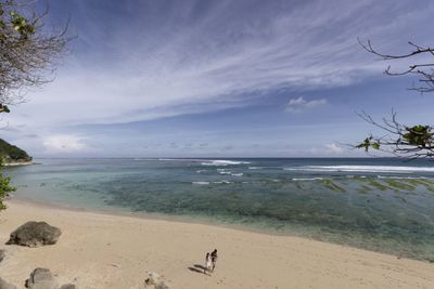 Green Bowl Beach<br />
Located at the bottom of a steep cliff with white sands and clear waters is one of Bali&rsquo;s most secluded beaches.&#160;<br />
Ideal for adventurers and pro-surfers, this secret beach is favoured for its uncrowded waves and stunning location.&#160;<br />
Image/Flickr:&#160;Gunawan Huang