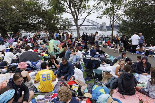 A million people gather at Sydney Harbour for 'bigger and better' fireworks display - 9News