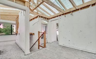 Dom wystawiony na aukcję miał spalony dach na górze Craigieburn Melbourne Victoria Domain 