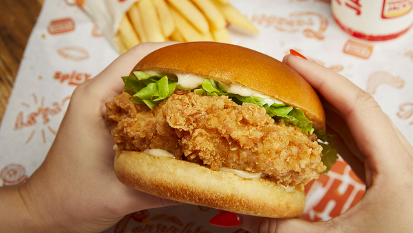 Hungry Jack&#x27;s Fried Chicken Burger
