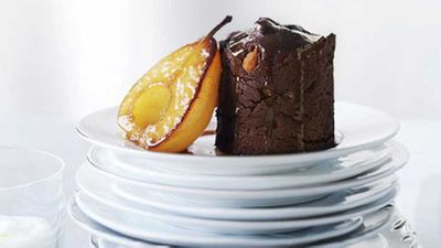 Pear and almond mud cakes