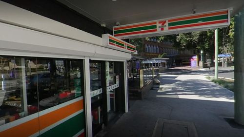 بزرگترین خرده فروش راحتی استرالیا 7-Eleven به فروش می رسد.
