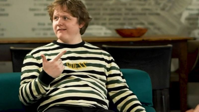 Lewis Capaldi has embraced his inner bogan | Nine.com.au