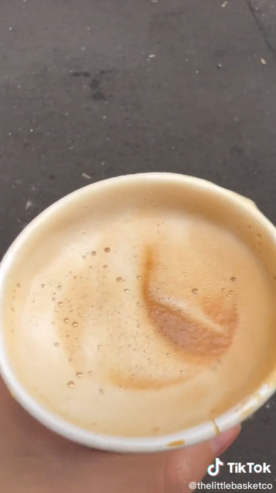 US influencer gives 'ridiculous' review of Aussie coffee.