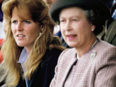 Sarah, Duchess of York (L), and Queen Elizabeth II in 1990 ca. in London, England.  (Photo by Georges De Keerle/Getty Images)