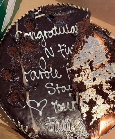 airbnb guests leave message on cake
