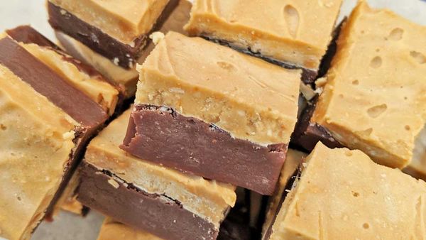 Three ingredient chocolate peanut butter fudge