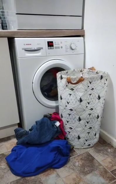 Housework fight laundry