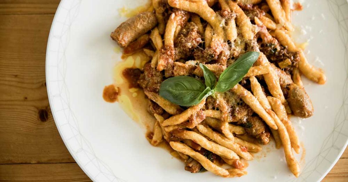 Massimo Mele’s handmade macaroni with traditional ragu sauce - 9Kitchen