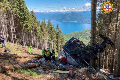 Police arrest three over Italian cable car disaster, say emergency brake deactivated class=