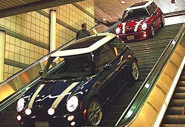 Three Mini Coopers feature in which film's getaway scene?