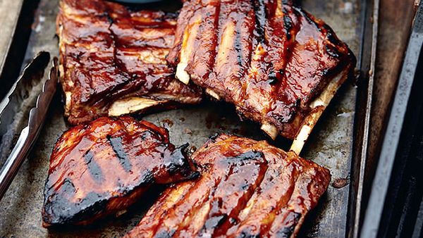 Sticky barbecued ribs