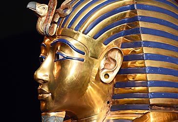 Howard Carter discovered the tomb of which pharaoh in 1922?