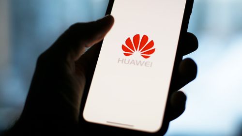 Poland has arrested a Chinese employee of Huawei and a Polish cyber business specialist on allegations of spying.