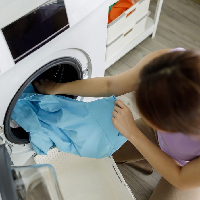 Can Putting Aspirin in the Washing Machine Help Whiten Whites?