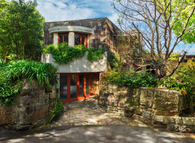 Property in Castlecrag, Sydney for sale. 