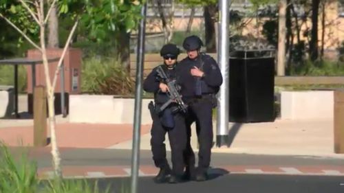 Police at the scene in Point Cook on Monday. (9NEWS)