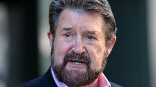 Derryn Hinch told Hanson to "go jump" after she suggested raising a stepchild isn't real parenting. (AAP)