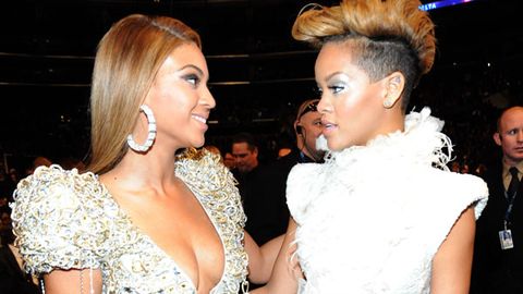 Rihanna has a 'meltdown', turns to Beyonce for support