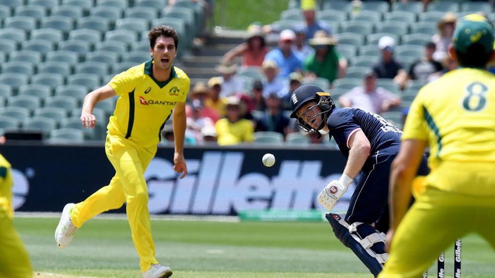 Australia bowl; Maxwell back, Willey and Ball play