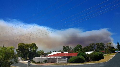 WA bushfire threatens homes, lives