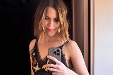 Mandy Moore shares first baby bump snap