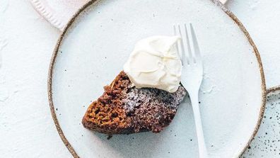 Slow cooker sticky date pudding