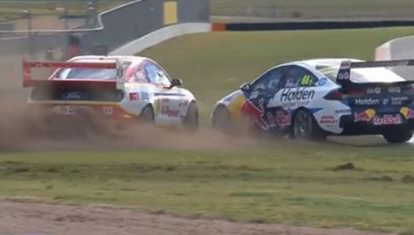 Scott McLaughlin and Jamie Whincup collide during the opening race of the Supercars round at The Bend.