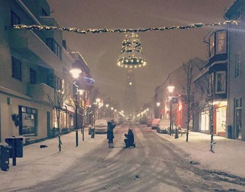 Scottish couple rediscover magical candid Iceland engagement photo with the help of social media