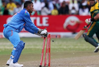 MS Dhoni; India, righthand batsman/wicket keeper, HS: 183 (no), Av: 52.29