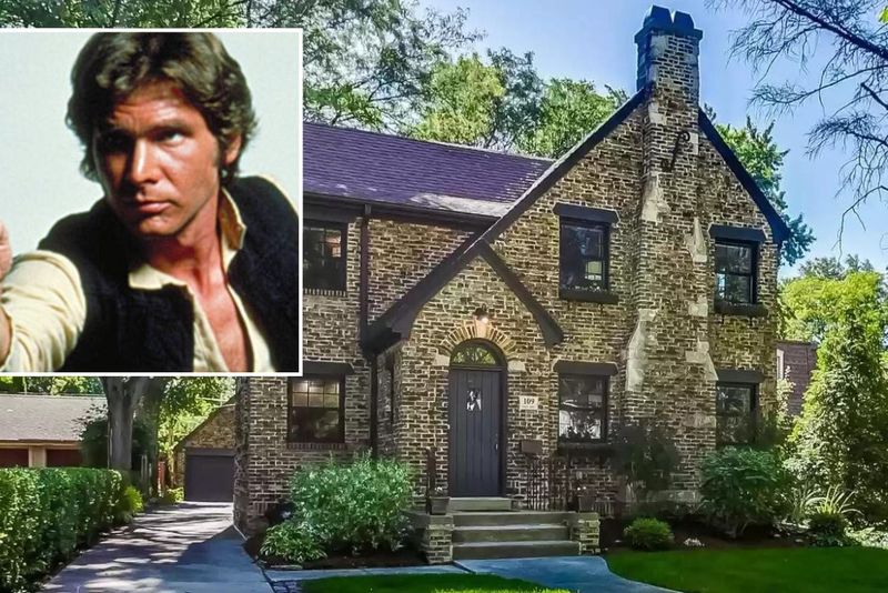 Star Wars fans are called on to buy Harrison Ford&#x27;s childhood home, which is come on the market in Illinois, USA.