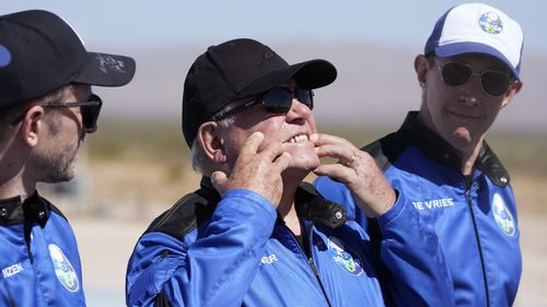 William Shatner describes what the g-forces of the Blue Origin lift off did to his face.