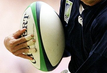 Who holds the record for tries scored in rugby union Test matches with 69?