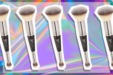 9PR: IT Cosmetics Complexion Perfection Brush #7