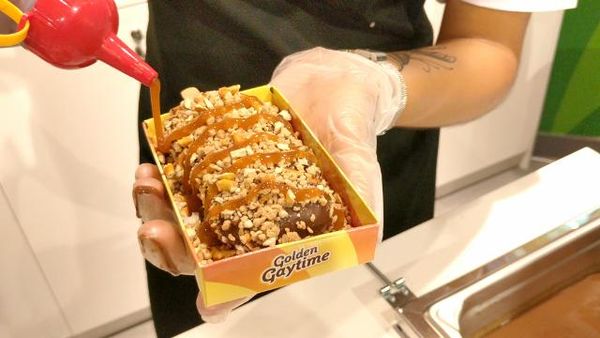 Ordering a Golden Gaytime at Sydney’s pop-up Crumb Shed