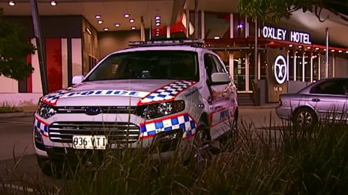 Man armed with suspected rifle fires shot in Oxley hotel