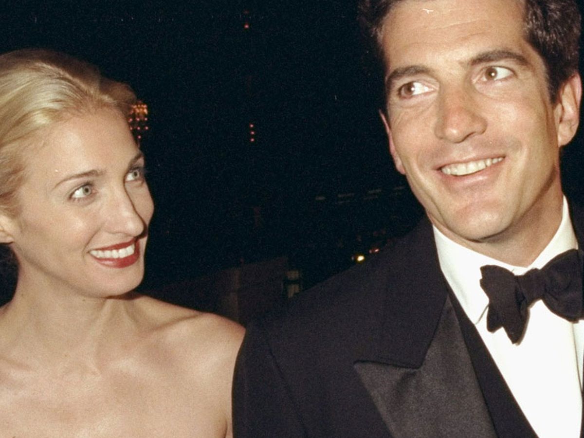 All About JFK Jr. and Carolyn Bessette's Secret Wedding