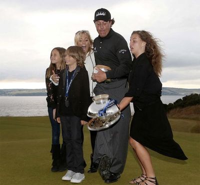 Phil Mickelson took care of business at the Scottish Open ... but the trophy?