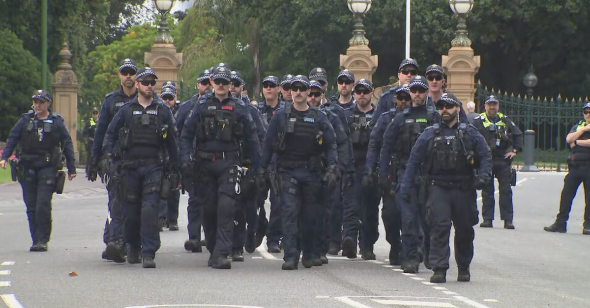 Police flank Israeli President in Melbourne as officers brace for major protest