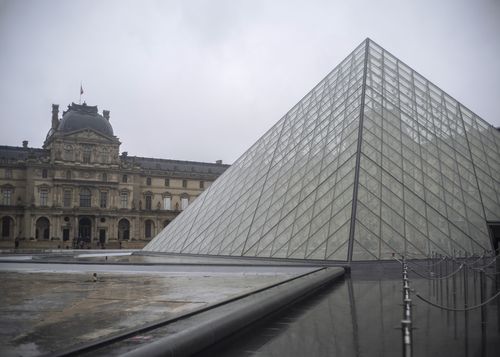 The Musée du Louvre Recorded 72% Drop in Visitors and €90M in Losses in  2020, News, THE VALUE