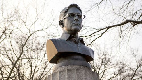 Artists demand New York police return illegally erected bust of Edward Snowden