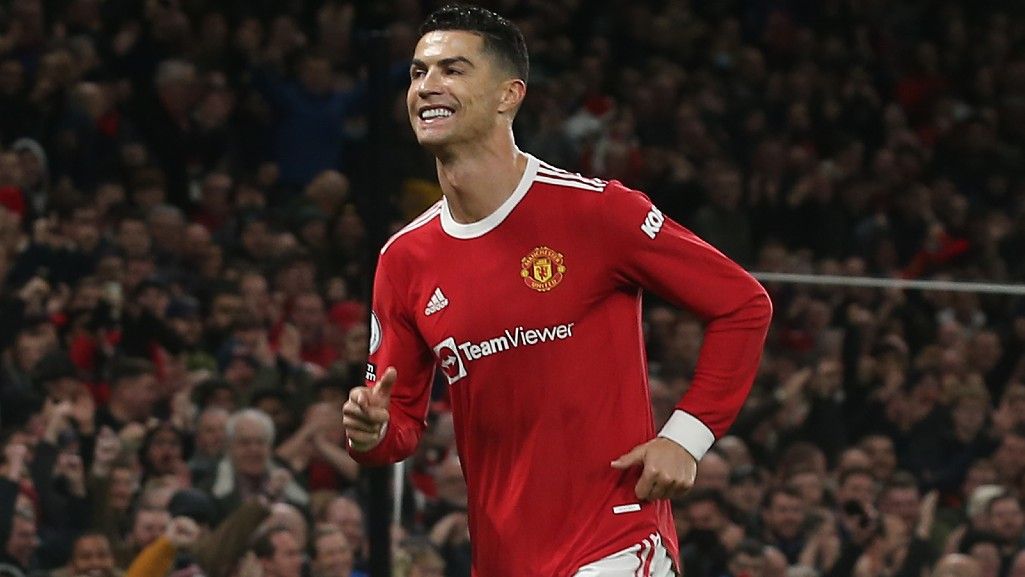 Ronaldo scores in Man United's 3-1 win over Burnley in EPL